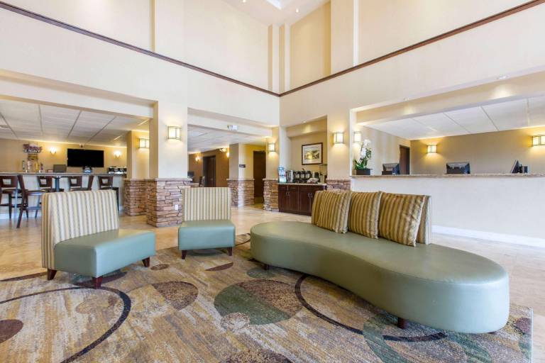 The Oaks Hotel & Suites — photo 2
