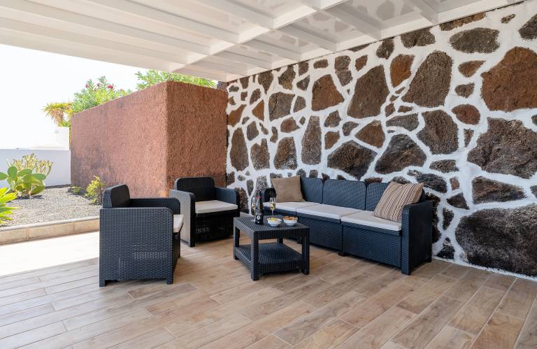 House with private pool, yard & barbeque | Beach view — photo 5
