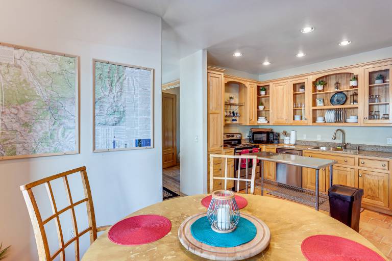 Walk to Hot Springs: Updated Retreat in Dtwn Ouray — photo 2