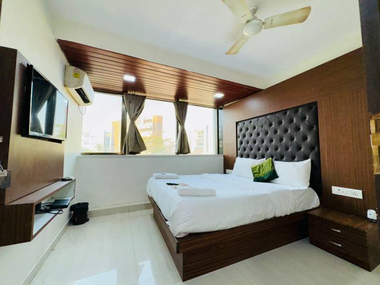 Hotel Artusinn midc andheri east