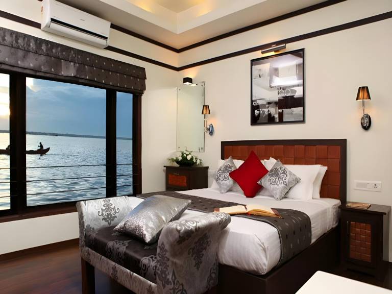 Houseboat Pallathuruthy