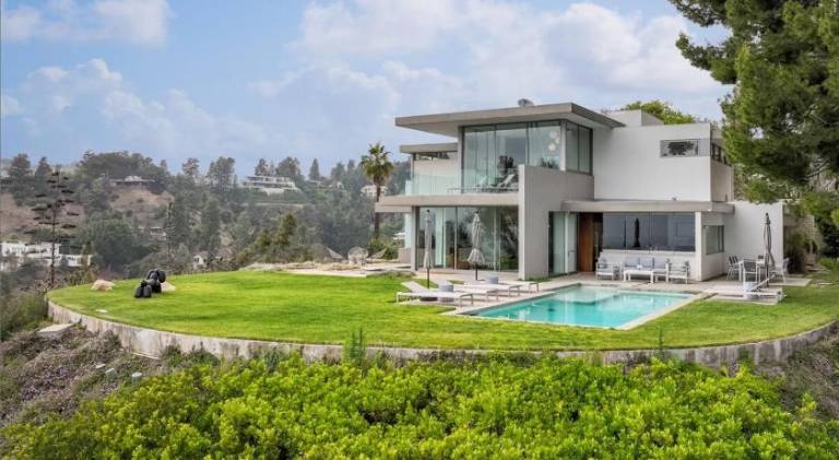 Villa with hot tub & pool in West Hollywood, CA
