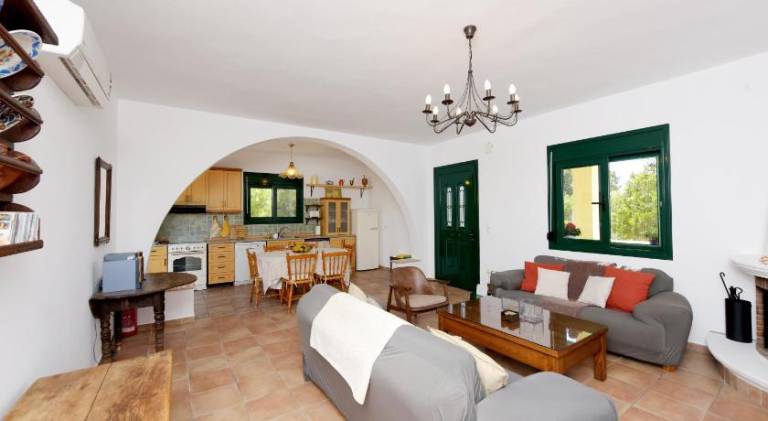 Villa with 4 rooms for 8 persons — photo 2