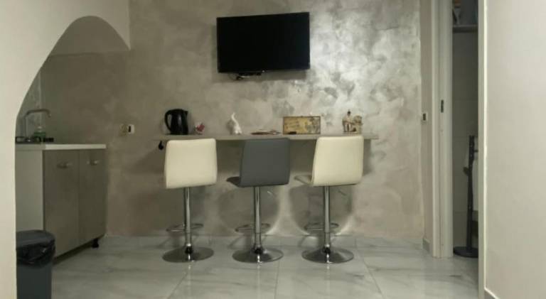 House | Next to Naples Cathedral — photo 4