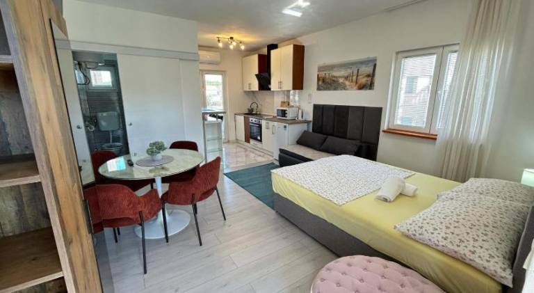 Holiday apartment with barbecue, hot tub & garden — photo 2