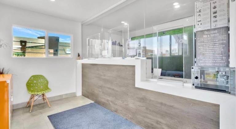 Exclusivo Inn and Suites — photo 2
