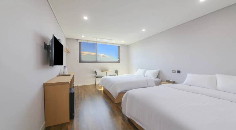 Aroomi Hotel Hyupjae