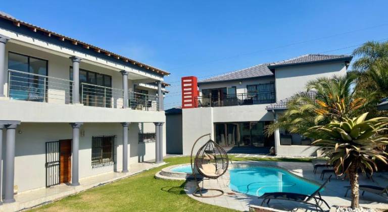 1000 m&sup2; Villa