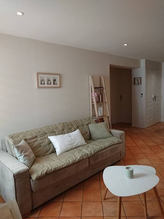 House Cassis