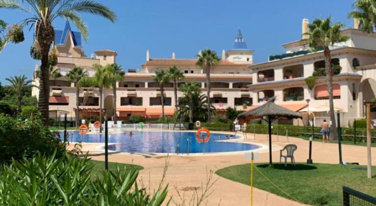 Fully equipped beautiful house with garden, private pool & terrace | Dogs allowed in Rota