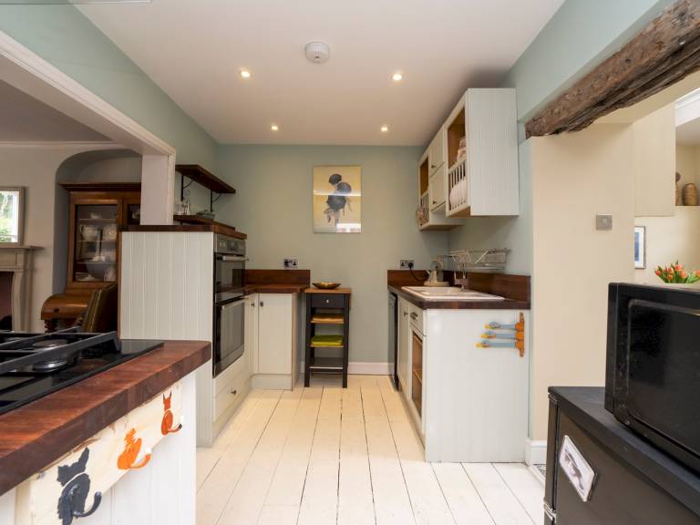 House with fast internet, patio & garden | Next to The Circus | Suitable for remote work — photo 5
