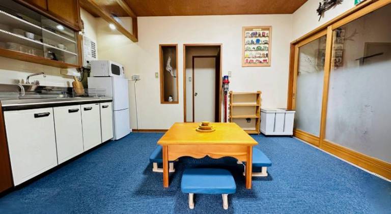 Lovely chalet with yard & hot tub | Pets allowed — photo 4