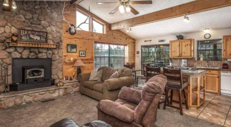 House with BBQ & patio — photo 2