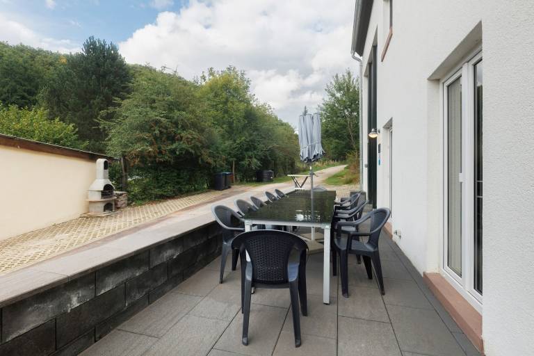 Holiday Home 'Eifel Atrium' with Private Terrace and Wi-Fi — photo 2