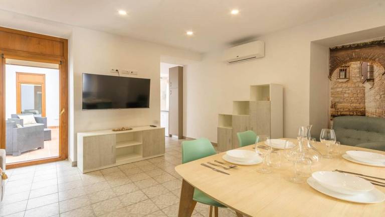 Apartment with pool & terrace | Near Mosque–Cathedral of Córdoba | Suitable for remote work — photo 3