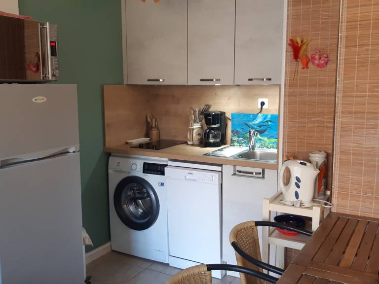 Charming Garden-Level T2, 4 Guests, Near Beach, Parking Included, Pet-Friendly — photo 3