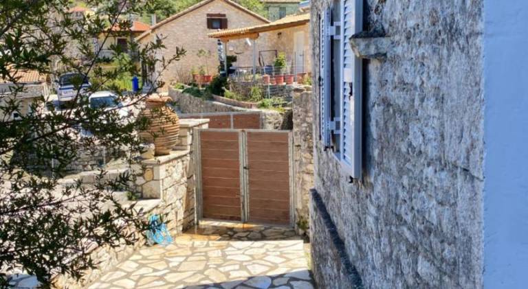 House with patio | Pets are welcome — photo 5