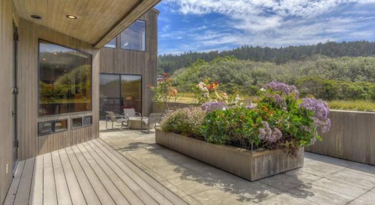 Vacation home with pool — photo 5