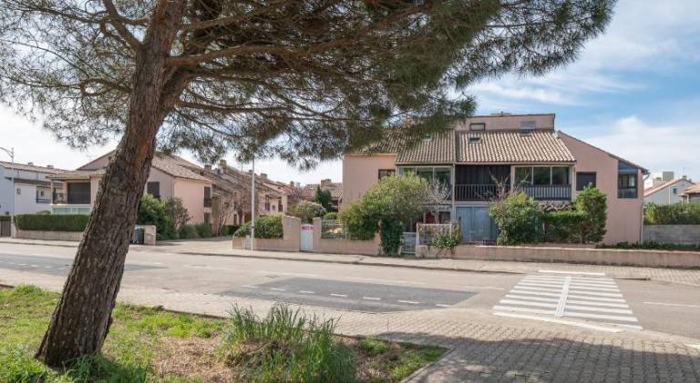 Lovely holiday apartment with patio & yard | Next to the beach | Pets allowed — photo 5