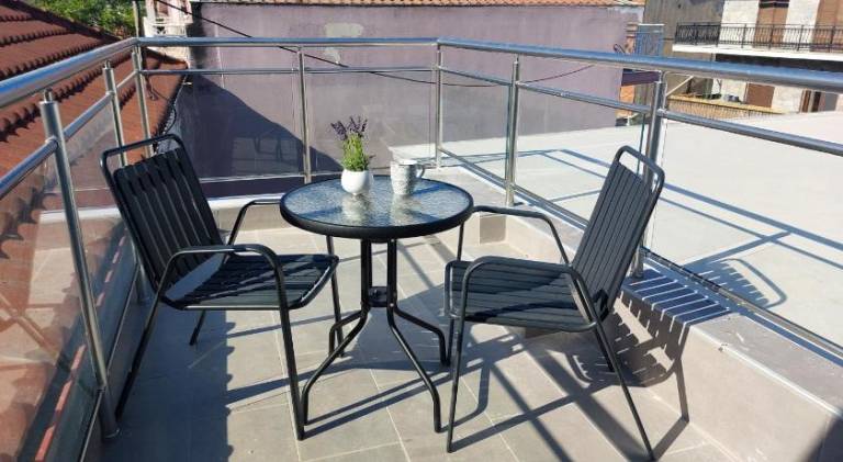 Holiday apartment with patio — photo 3