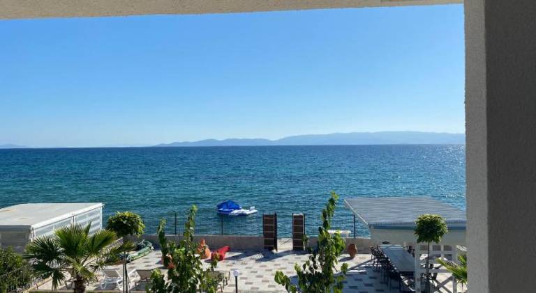 Beautiful villa with yard, patio & BBQ | Beach nearby | Dogs allowed — photo 3