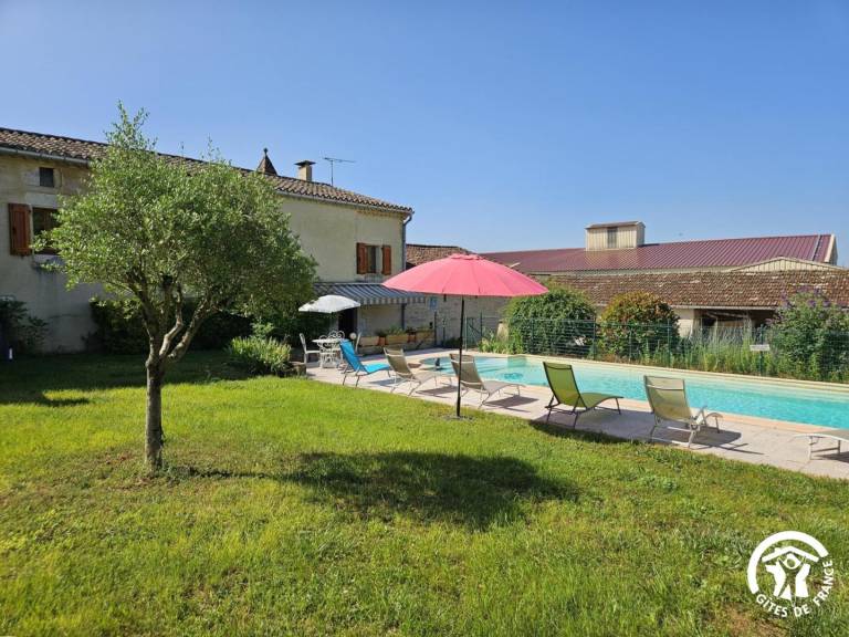 Fully equipped wonderful gite with garden, patio & private pool | Pets allowed — photo 3