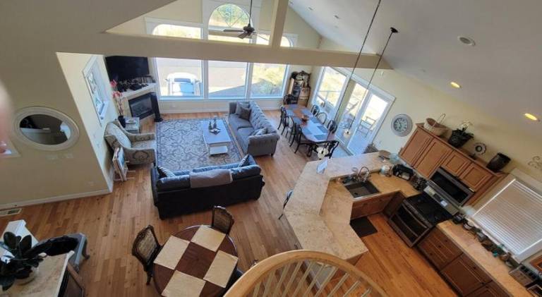 Vacation home with jacuzzi — photo 2
