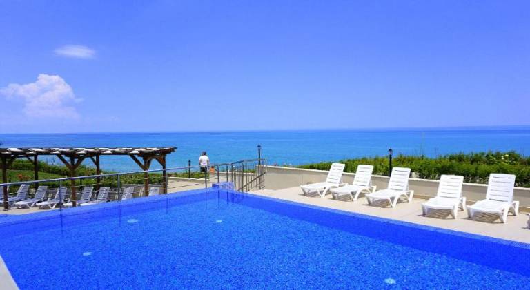 Apartment with terrace, pool & garden | Close to the beach | Pets allowed — photo 2