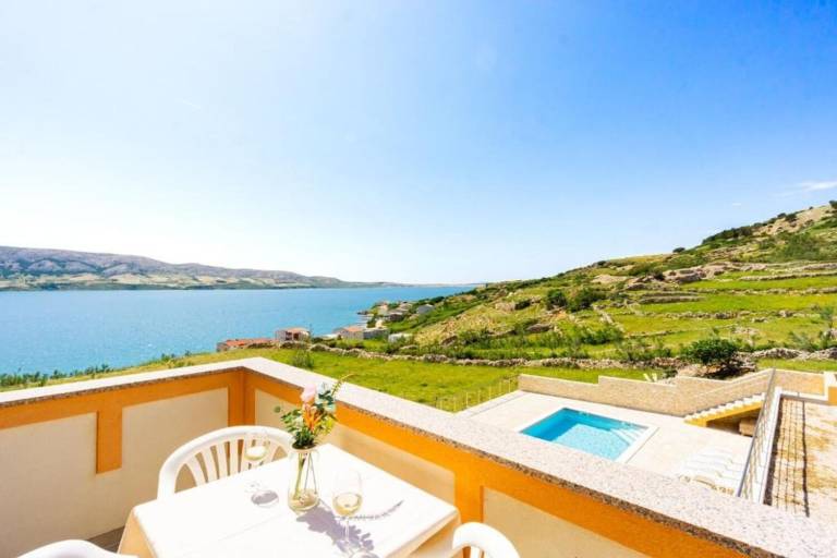 Apartament  Metajna