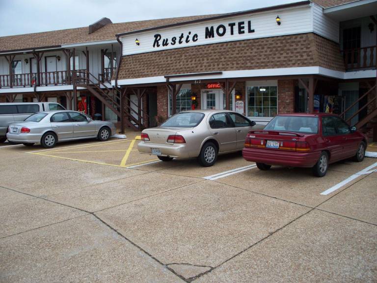 Rustic Motel Rolla — photo 5