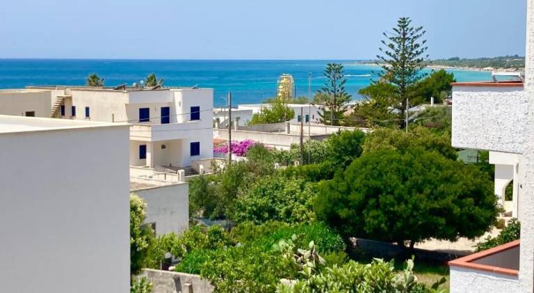 Vacation home with patio in Patu