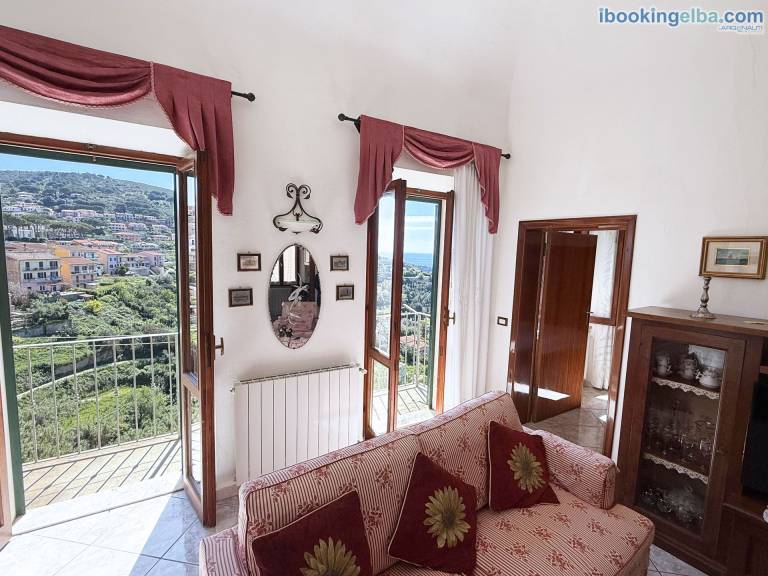 Holiday apartment with patio — photo 2
