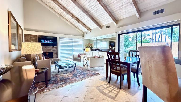 Sophisticated & Chic 1BR Retreat with Chic Style & Modern Comfort – managed by Greenday! — photo 4
