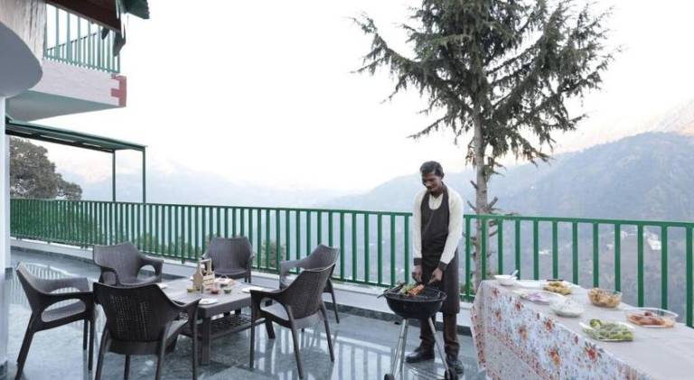 Lion's Den, Terrace Wing 4 BD Villa, cook & staff — photo 5