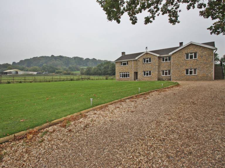 Springfield Court Lakeview