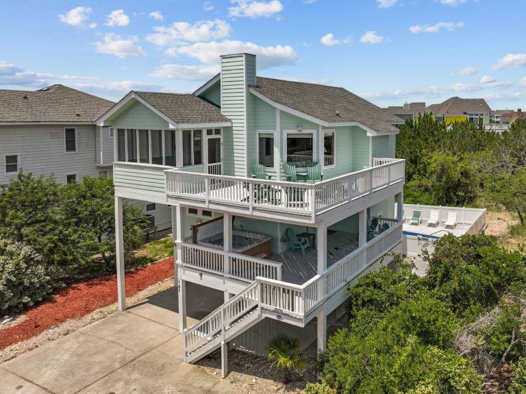 Searenity 810 ft to the beach Private Pool, Hot Tub, and Dog Friendly in Outer Banks, NC