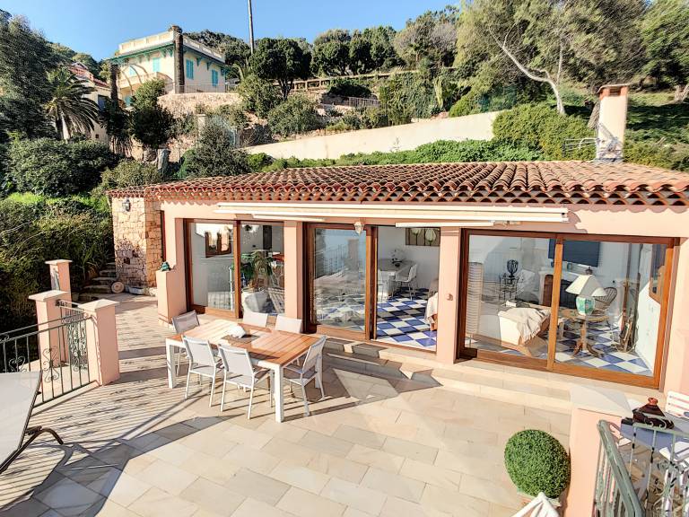 Fully equipped lovely villa with private pool, patio & barbecue | Close to the beach | Pets allowed — photo 2
