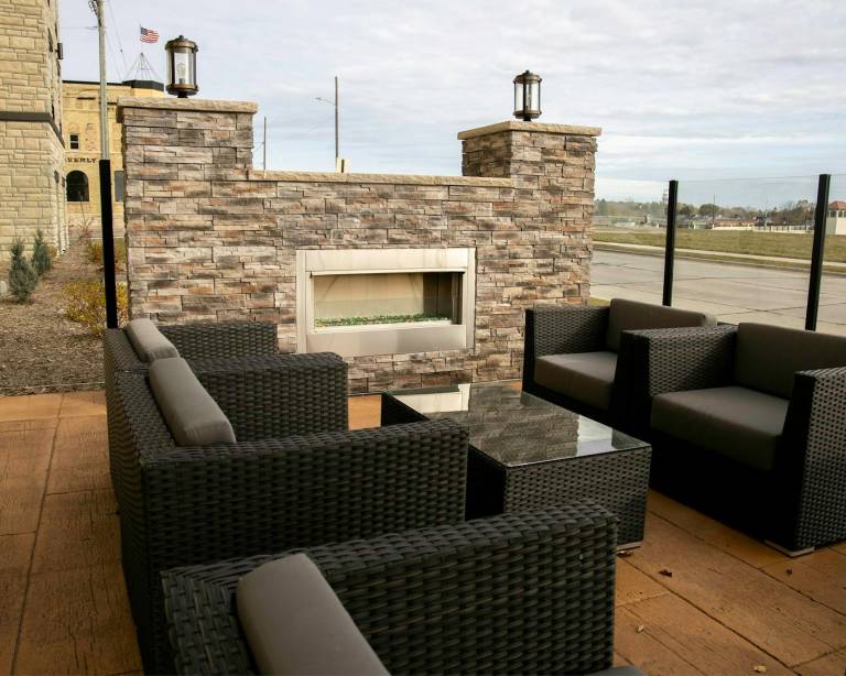 Cobblestone Hotel and Suites Two Rivers — photo 4