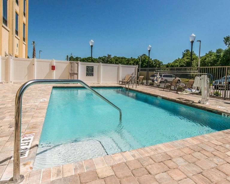 Comfort Suites Dunnellon near Rainbow Springs — photo 4