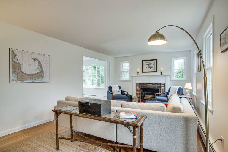 1 Mi to Sand! Mid-Cape Chatham w/ Furnished Deck — photo 4