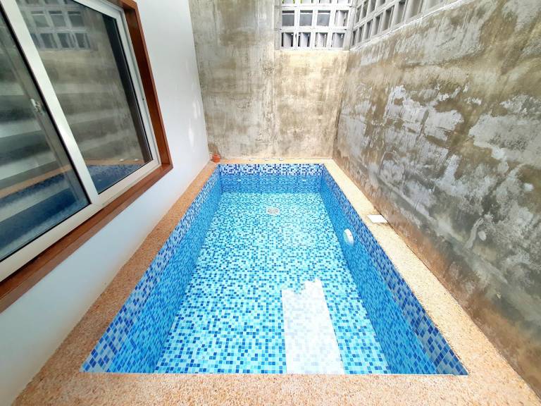 Villa with pool — photo 5