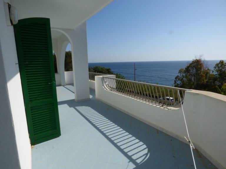 Rental apartment with yard & terrace — photo 2