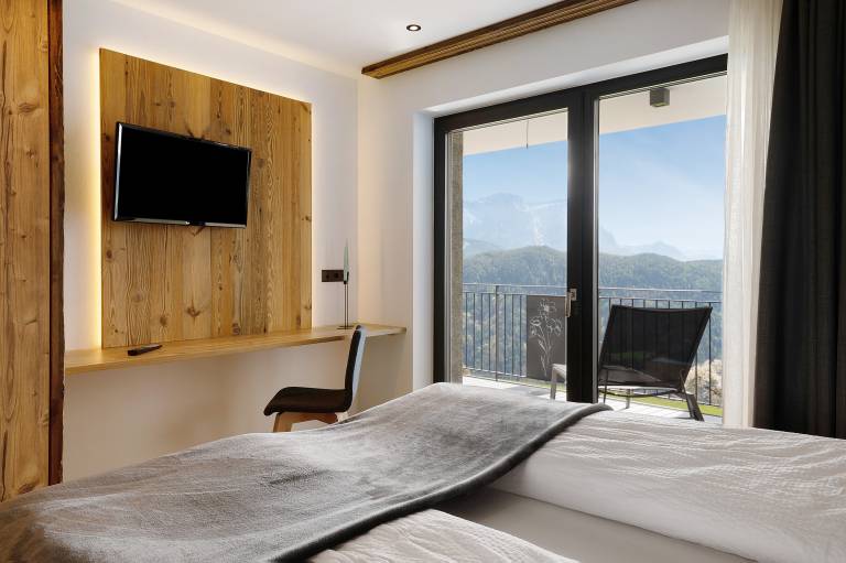Holiday Apartment 'Platiederhof Apt Unterpulg' with Mountain View, Shared Garden & Wi-Fi — photo 3