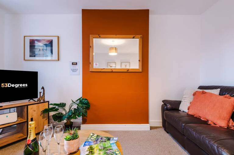 Holiday apartment with yard — photo 5