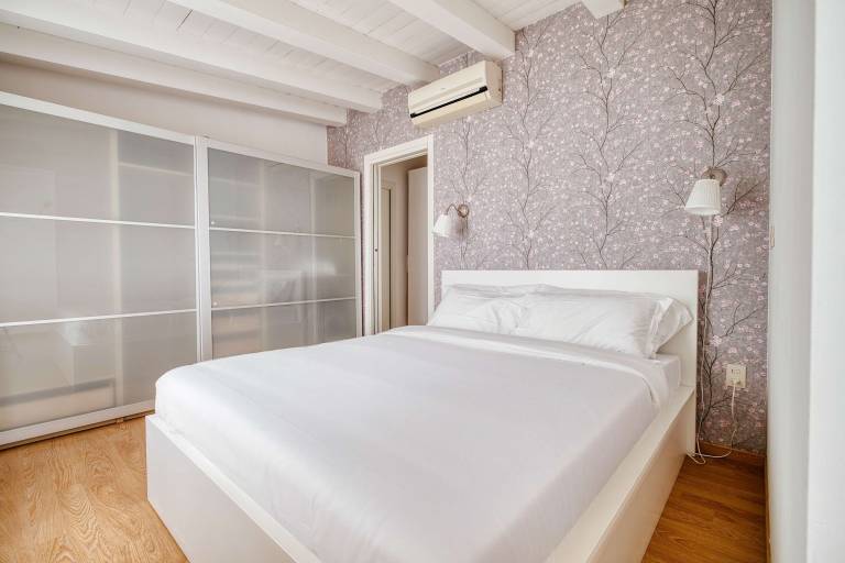 Apartment with 1 room for 4 persons — photo 2