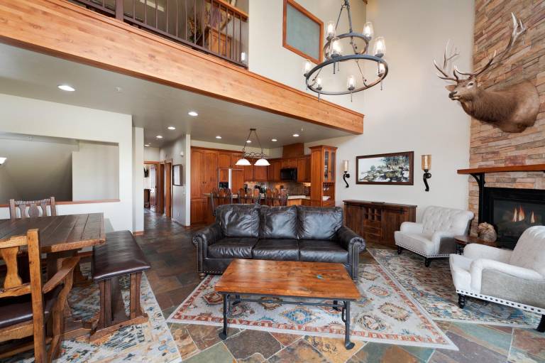 Luxury Townhome - Ski in/Ski Out - Foosball - Best Location — photo 4