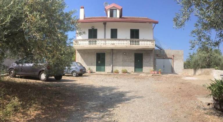 Holiday apartment with 1 room for 5 persons in Patti