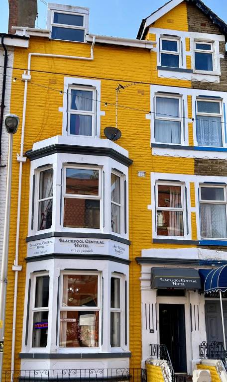 Bed And Breakfast Accommodation In Blackpool From $35 | HomeToGo