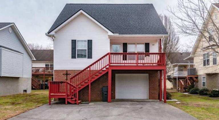 Vacation home with 4 rooms for 9 persons in Pigeon Forge, TN