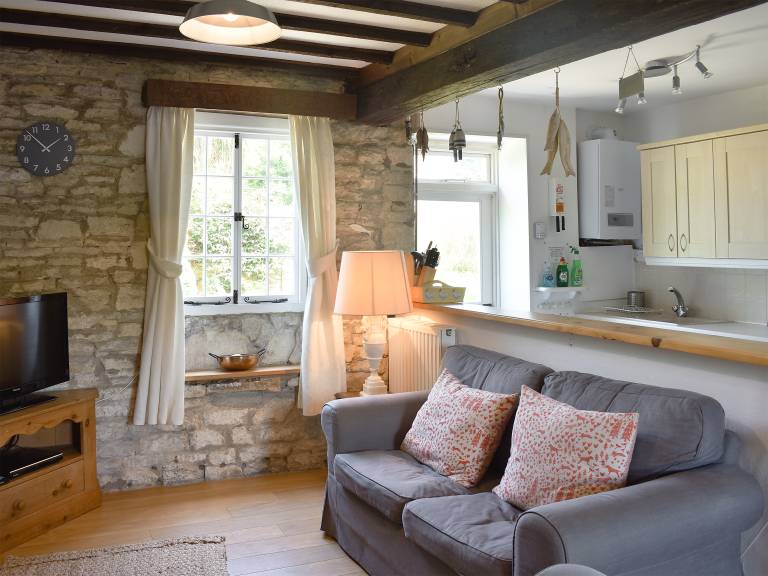 Children-friendly charming cottage with yard | Pets are welcome — photo 4